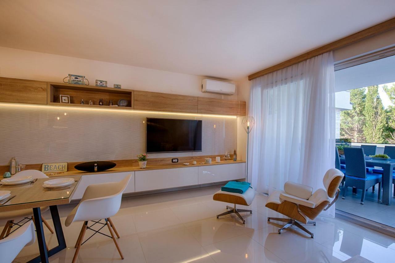 קרק Deluxe New Apartments - Few Steps From The Beach - Luxury Holiday With Style - By Traveler Tourist Agency Krk מראה חיצוני תמונה