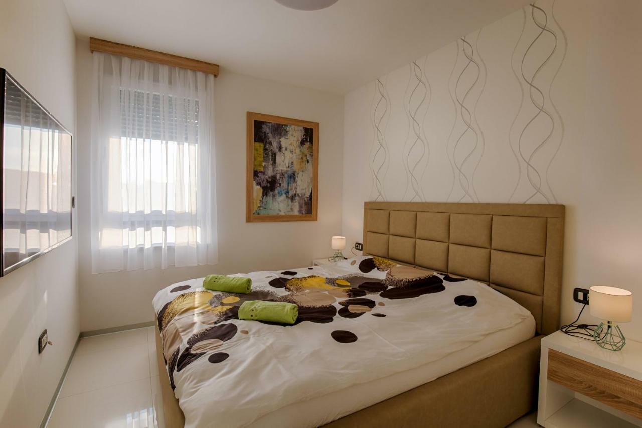 קרק Deluxe New Apartments - Few Steps From The Beach - Luxury Holiday With Style - By Traveler Tourist Agency Krk מראה חיצוני תמונה