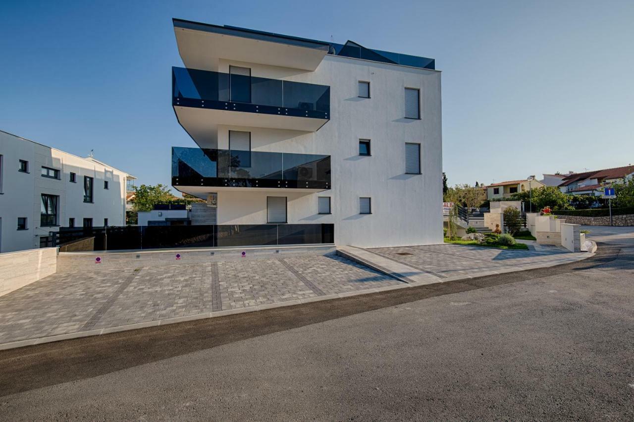 קרק Deluxe New Apartments - Few Steps From The Beach - Luxury Holiday With Style - By Traveler Tourist Agency Krk מראה חיצוני תמונה