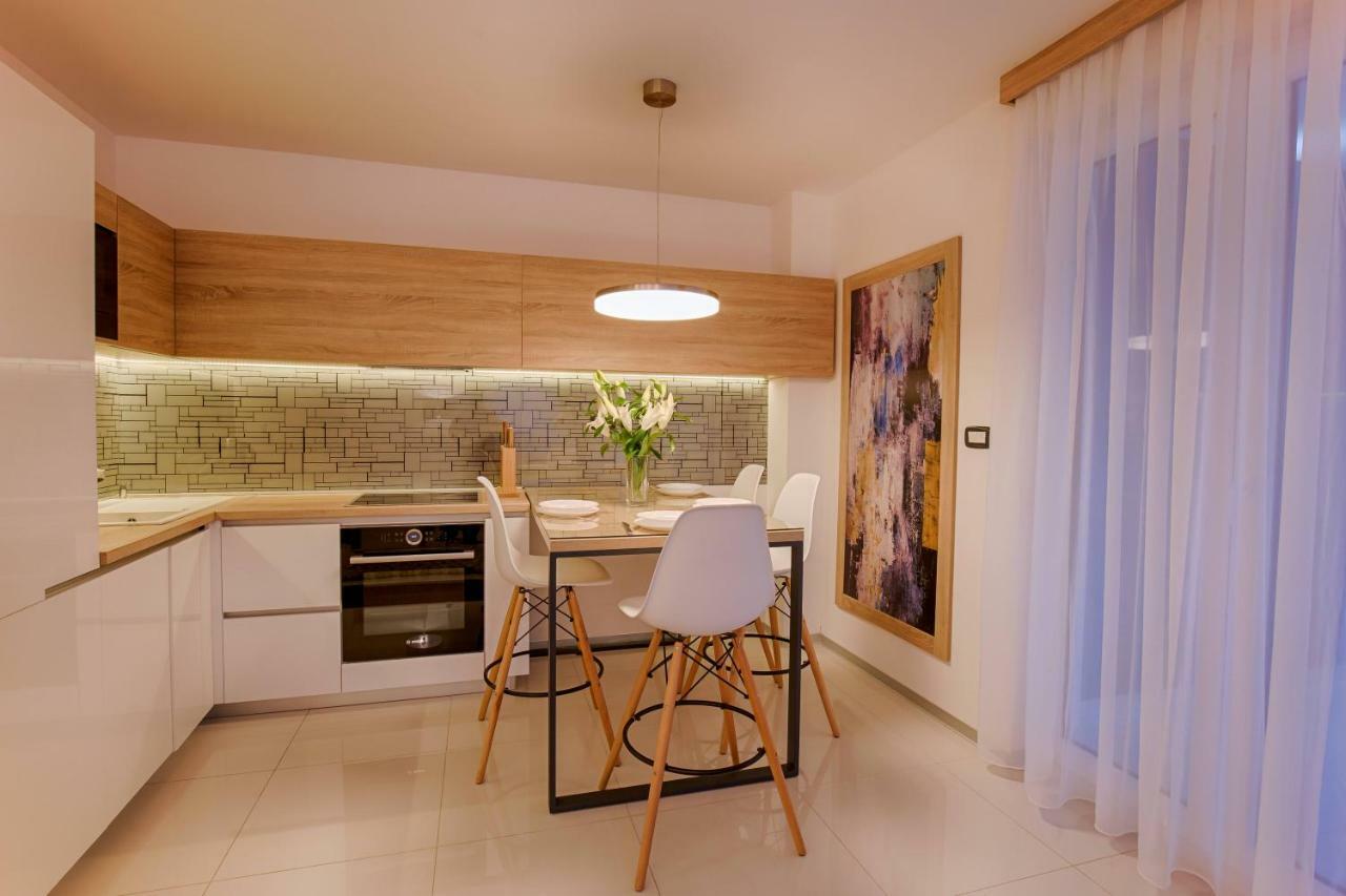 קרק Deluxe New Apartments - Few Steps From The Beach - Luxury Holiday With Style - By Traveler Tourist Agency Krk מראה חיצוני תמונה
