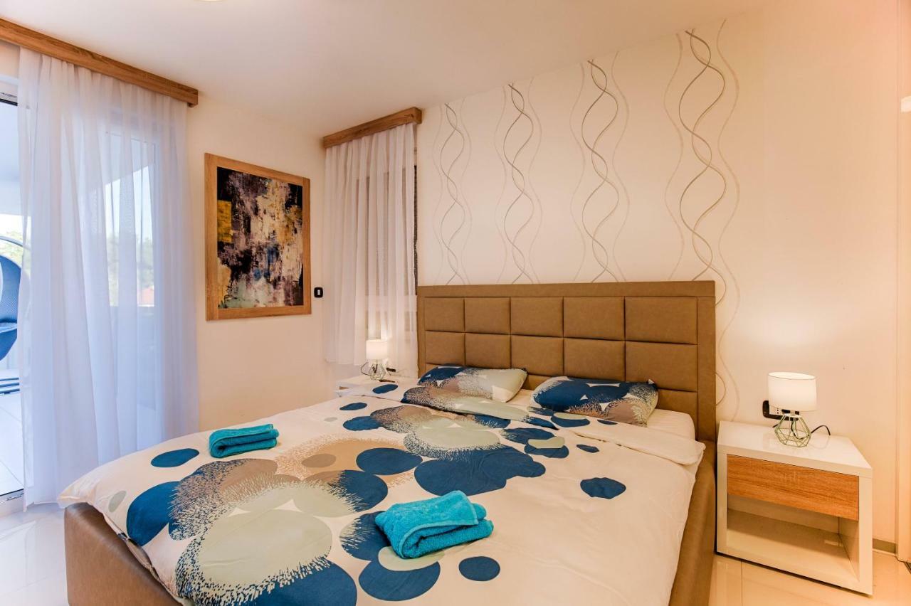 קרק Deluxe New Apartments - Few Steps From The Beach - Luxury Holiday With Style - By Traveler Tourist Agency Krk מראה חיצוני תמונה