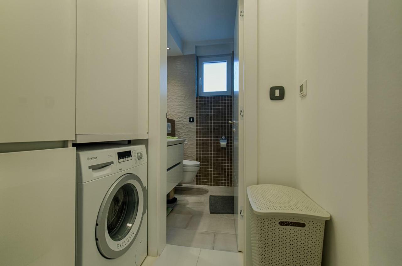 קרק Deluxe New Apartments - Few Steps From The Beach - Luxury Holiday With Style - By Traveler Tourist Agency Krk מראה חיצוני תמונה